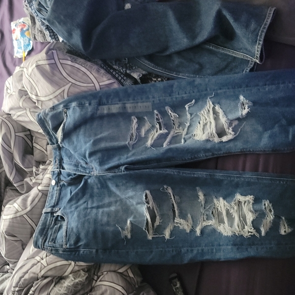 Jeans - Picture 1 of 2